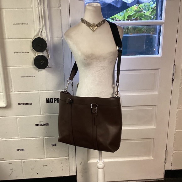 Coach LARGEST BAG EVER. EUC. MUST SEE DEEP BROWN - Picture 1 of 12
